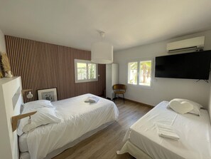 5 chambres, fer et planche à repasser, Wi-Fi