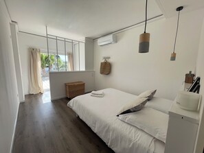 5 bedrooms, iron/ironing board, WiFi