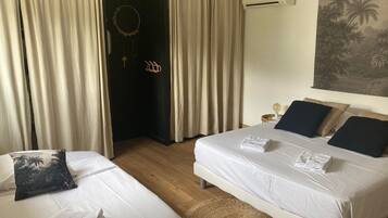 5 slaapkamers, een strijkplank/strijkijzer, wifi