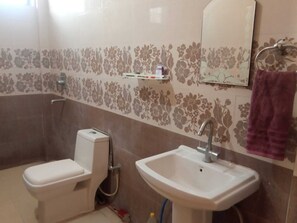 تجهيزات دش، مناشف، صابون، شامبو