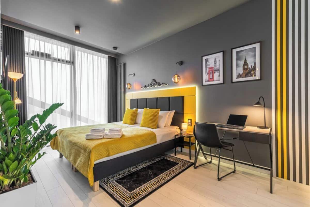 Classic Apartment, 1 King Bed with Sofa bed | 1 bedroom, premium bedding, memory-foam beds, individually decorated