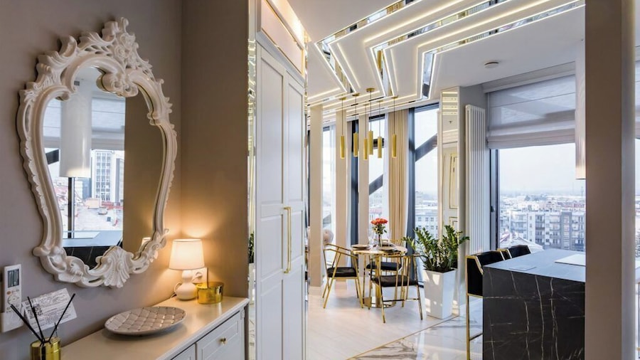 Q18 ApartHotel