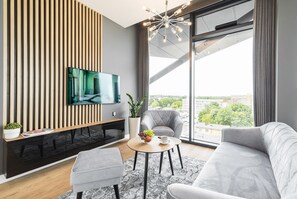 Exclusive Apartment | Premium bedding, memory-foam beds, individually decorated