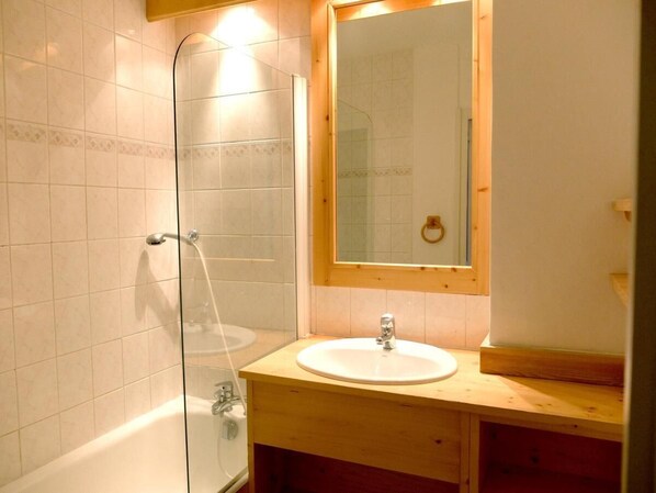 Bathtub