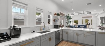 Casa Padrón | Gorgeous Home Steps to 7th Ave