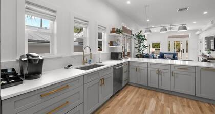 Casa Padrón | Gorgeous Home Steps to 7th Ave