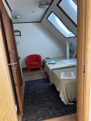 1 bedroom, free WiFi, bed sheets