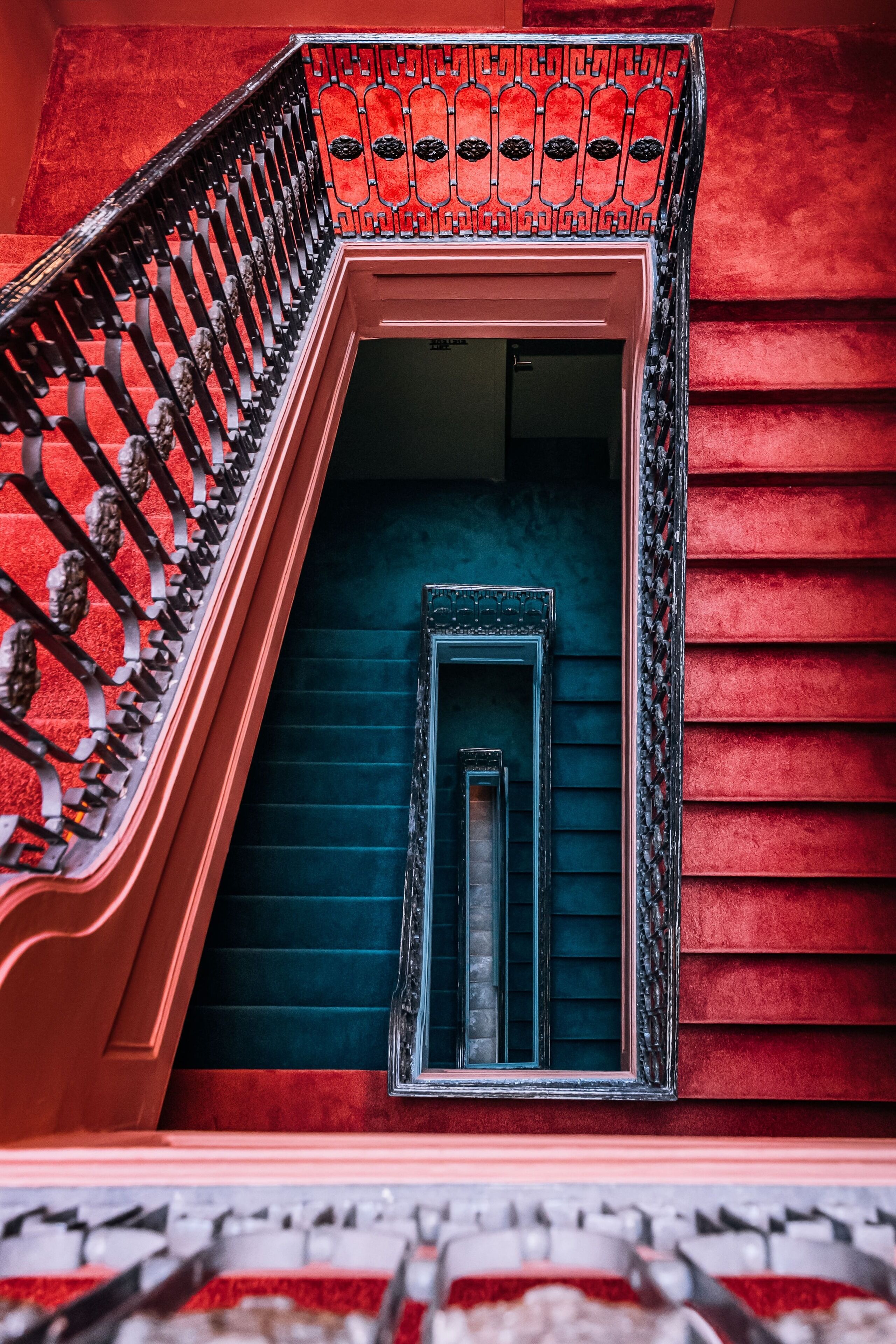 Handrails in stairways