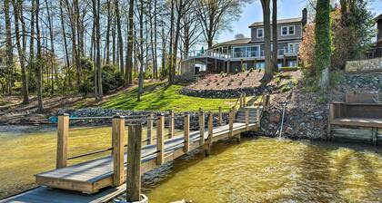 Riviera Paradise W/ Private Dock! 4 Bedroom Home by RedAwning