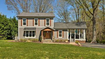 House, 4 Bedrooms | Exterior