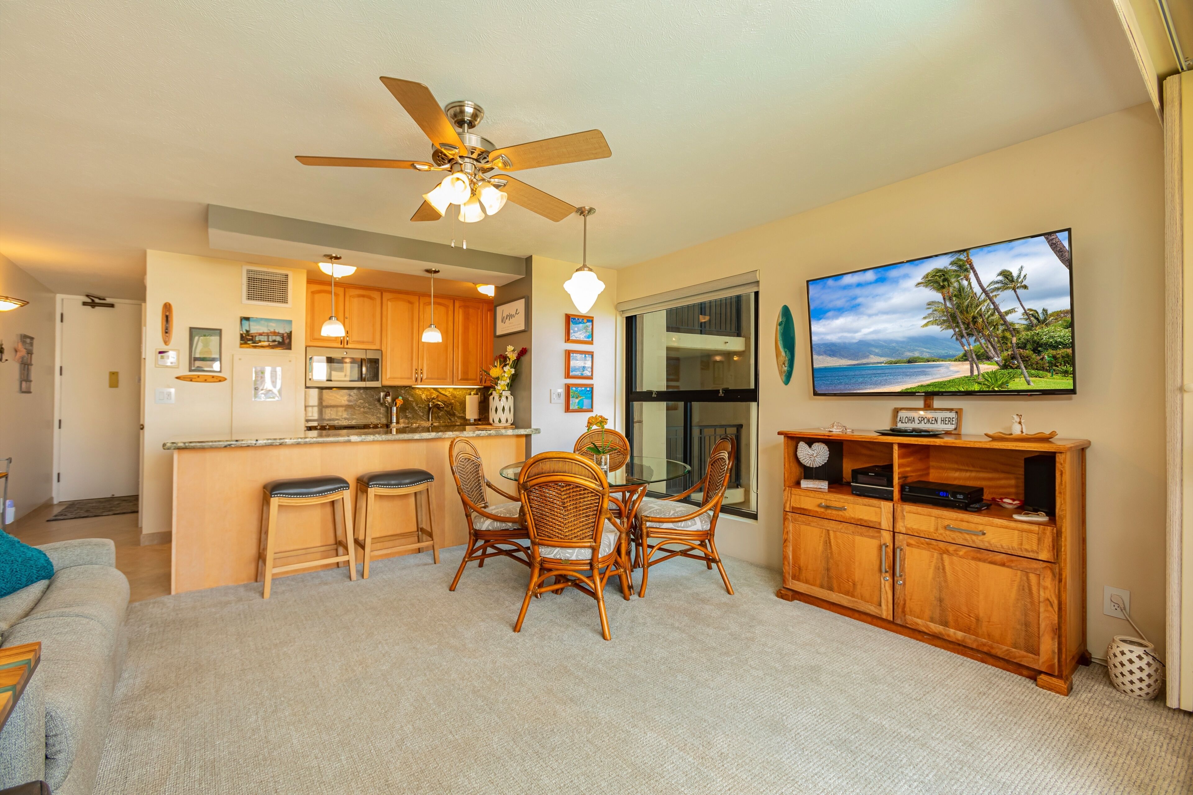 Condo, 1 Bedroom | Living area