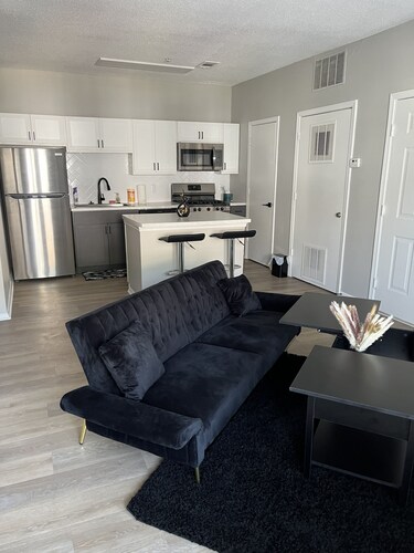 Cozy and modern unit near Buckhead