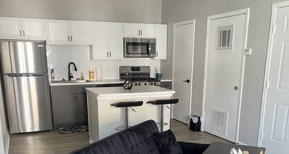 Cozy and modern unit near Buckhead