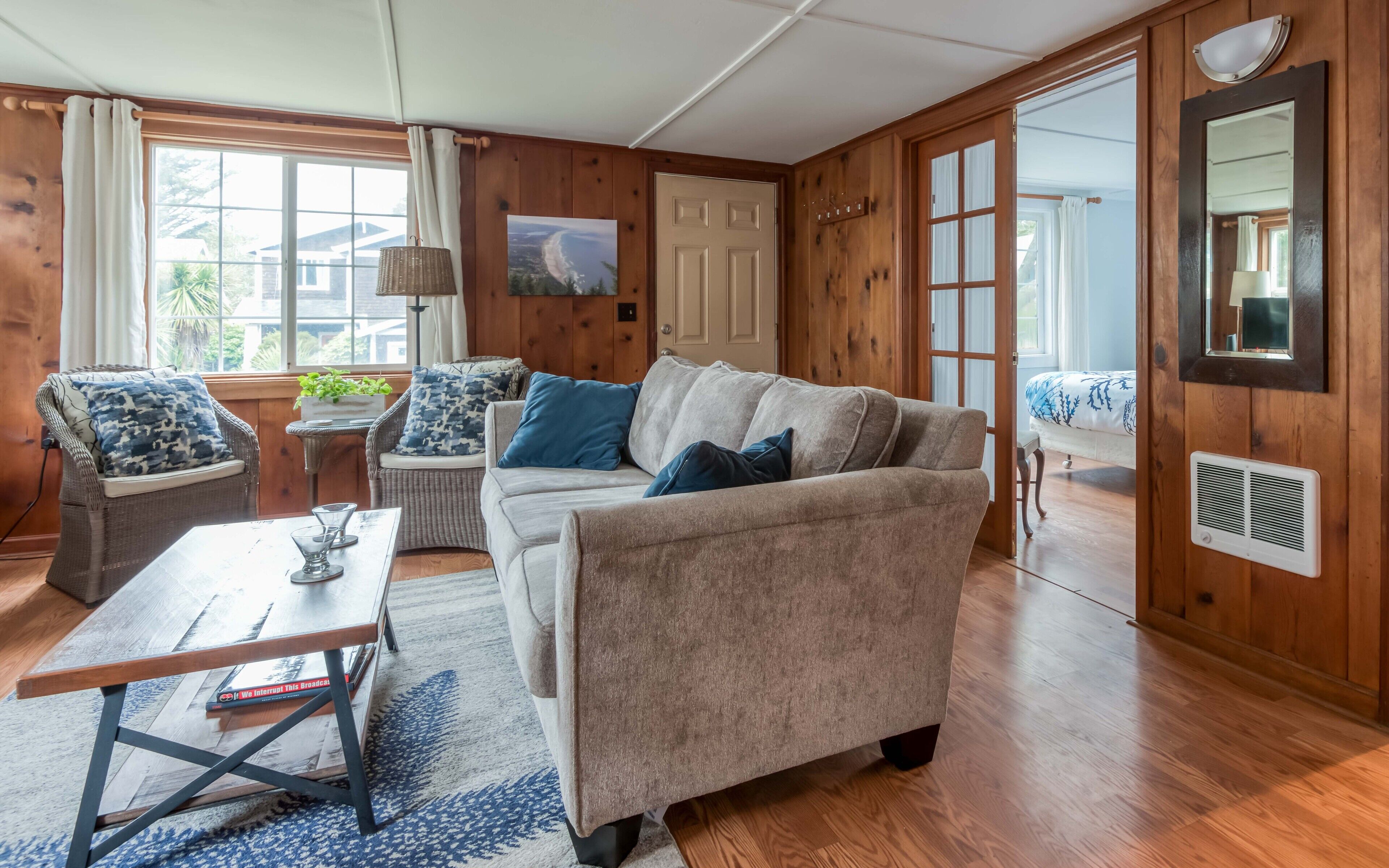 Adorable, Rustic Beach Cottage Updated With Amenities Will Charm Your Guests! - Manzanita, OR