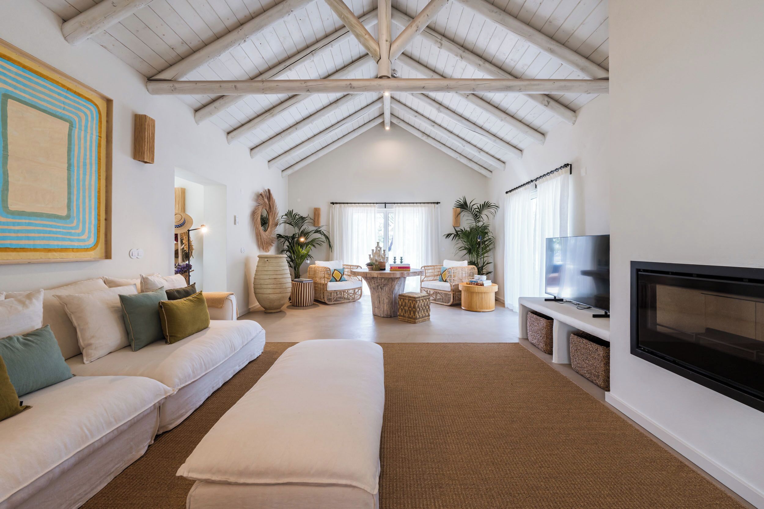 Deluxe Villa | Living area | Flat-screen TV