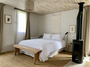 1 bedroom, WiFi, bed sheets - Capela da Coenga, Antigua Capilla Rehabilitada Como Vivienda (Ribadavia)