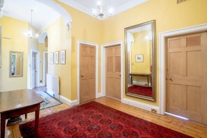Apartment, Multiple Beds | Interior - Captivating 4-bed Apartment in Edinburgh (Edinburgh)