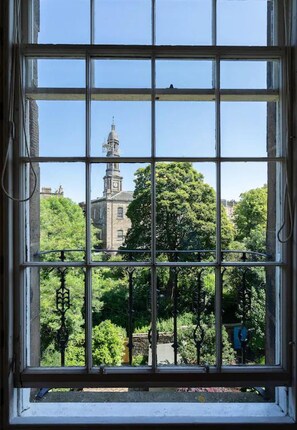 Apartment, Multiple Beds | Interior - Captivating 4-bed Apartment in Edinburgh (Edinburgh)
