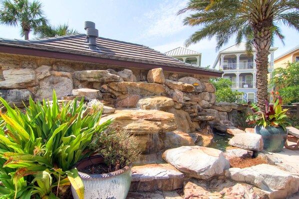 Property grounds - 2 King👑Master Suites~Crystal Beach~Lagoon Pool~Beach Trolley~4BR Sugar Shack (Destin)