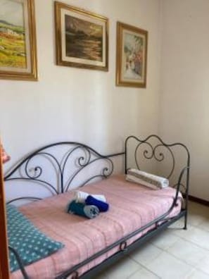 2 bedrooms, iron/ironing board, bed sheets - 2 Bedroom Villa in Valledoria (Valledoria)