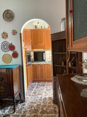 Kühlschrank, Ofen, Herdplatte, Geschirrspüler