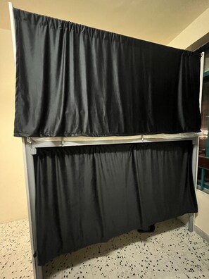 Comfort Shared Dormitory | Soundproofing, free WiFi - Paradiso Backpackers Haven (Abu Dhabi)