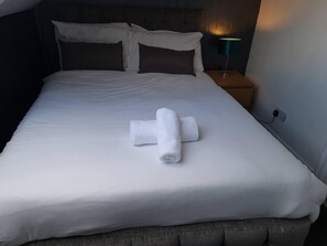 House | 6 bedrooms, iron/ironing board, free WiFi, bed sheets - Family, Long Stay, Contractors, Stags and Hens (Newcastle-upon-Tyne)