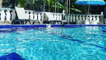 Utomhuspool