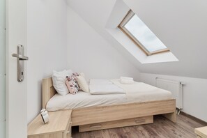 1 bedroom, individually decorated, individually furnished, bed sheets