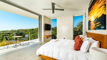 4 bedrooms, in-room safe, iron/ironing board, free WiFi
