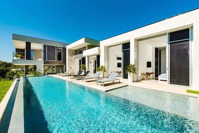 BEAUTIFUL Jungle Villa w/ Big Outdoor Space HUGE Pool & Experience Manager