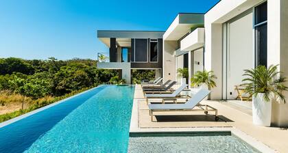 BEAUTIFUL Jungle Villa w/ Big Outdoor Space HUGE Pool & Experience Manager