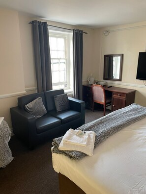 Chambre Familiale | Wi-Fi gratuit