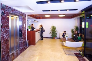 Reception - THE COACH HOTEL (Istanbul)