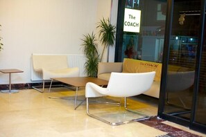 Reception - THE COACH HOTEL (Istanbul)