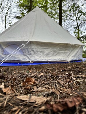 Property grounds - Woodlands Basic Bell Tent 2 (Grantham)