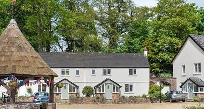 Idyllic Cottage in Heart of Devon Countryside
