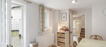 Idyllic Cottage in Heart of Devon Countryside