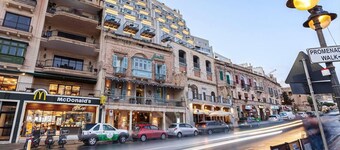 Remarkable 2-bed Apartment in St Julians