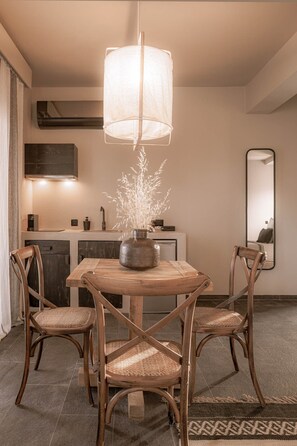 Luxury Apartment | Private kitchenette | Fridge, microwave, electric kettle, cookware/dishes/utensils - Doryssa Coast Apartments (Samos)