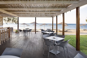 Beach bar - Doryssa Coast Apartments (Samos)