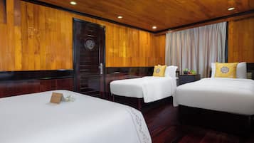 Suite familiar | Minibar, escritorio, ropa de cama y acceso para silla de ruedas