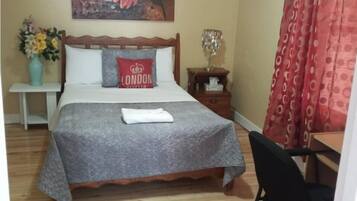 3 slaapkamers, een bureau