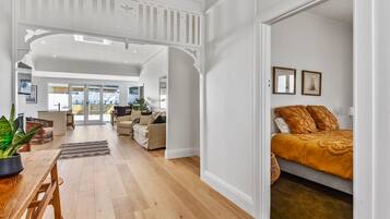 Televisie en een open haard