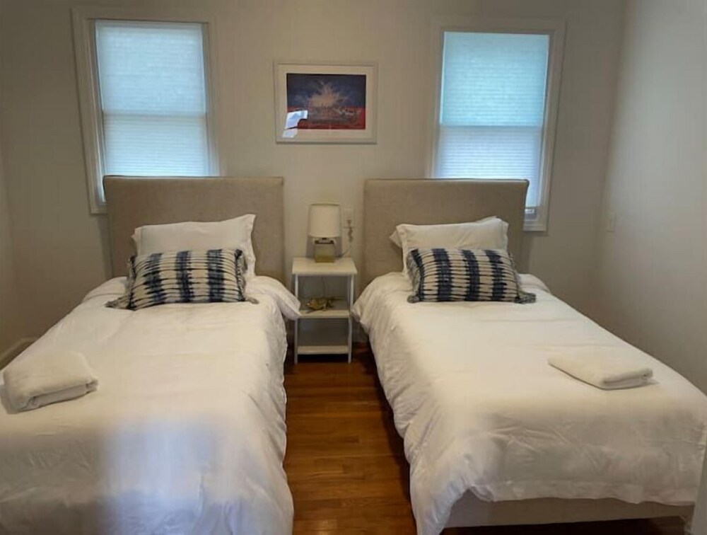 Beachy 2 bdrm with everything at your fingertips Sea Bright Vrbo