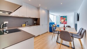 Fridge, microwave, oven, dishwasher - Tourist Greatest Treasure (Estepona)