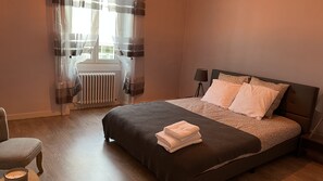 2 habitaciones, tabla de planchar con plancha y wifi gratis