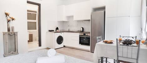 Studio Design | Aire de séjour | Téléviseur à écran plat