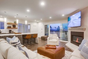 Smart TV y chimenea 