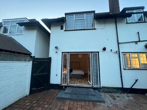 Exterior - Spacious, cozy home in London near O2 and Canar (London)